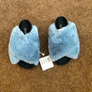 ROAM cloud blue fur slides *NEW*